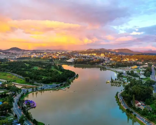 Tong Hop Nhung Dia Diem Du Lich Da Lat Gan Trung Tam 2025